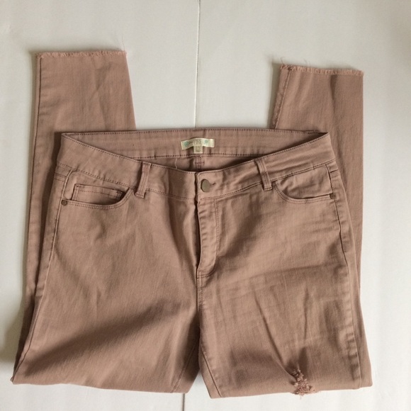 Distressed jeans - Picture 2 of 8